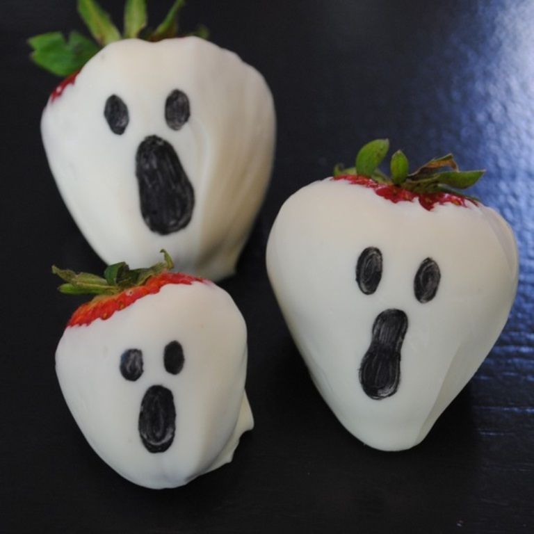 Ghost Chocolate Covered Strawberries